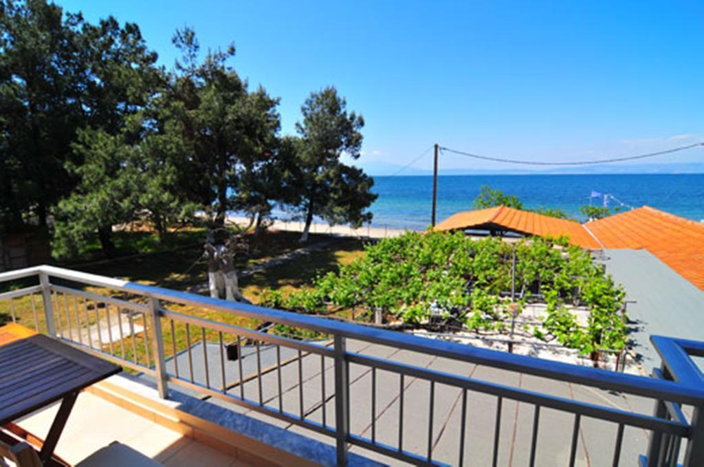 Sikoudis Gorgona Beach Skala Rachoni  Chambre photo